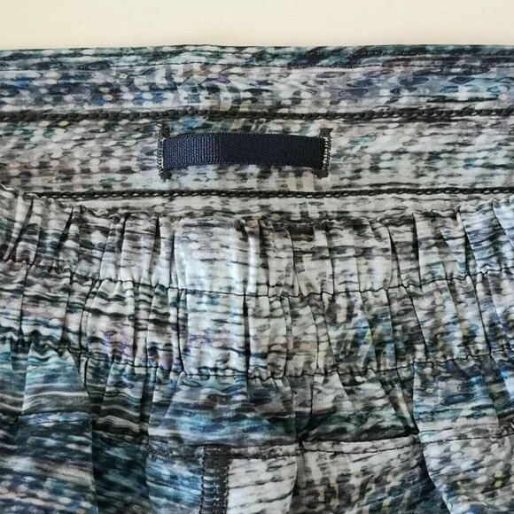 NWT LULULEMON DGTO/TRNV Multi Color Hotty Hot Low Rise Lined 4" Shorts Size 2 - Picture 5 of 9